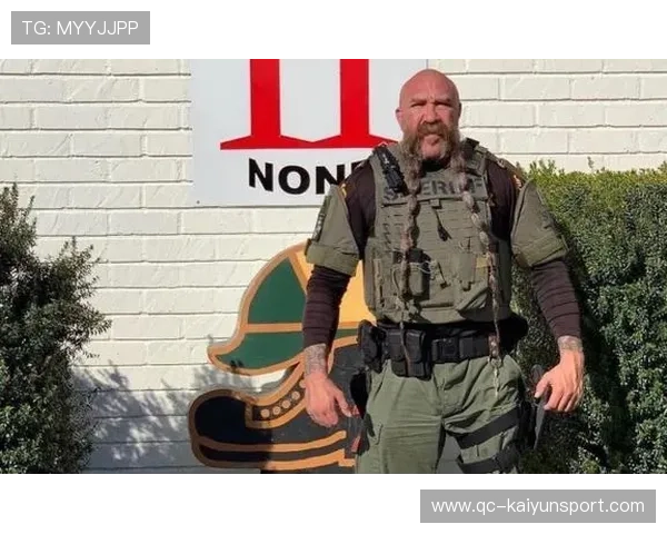 UFC对攻太惨烈，裁判看了都皱眉——迎来格斗界的“硬核盛宴”