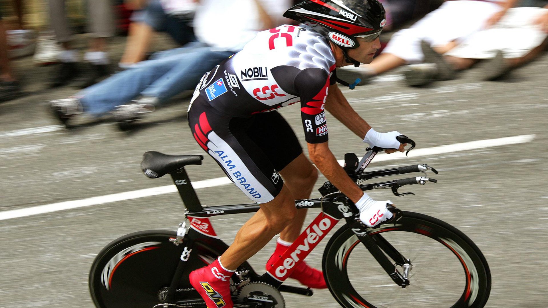 开云电竞-李梦宣布退役，国内篮球圈震动，李梦篮球队