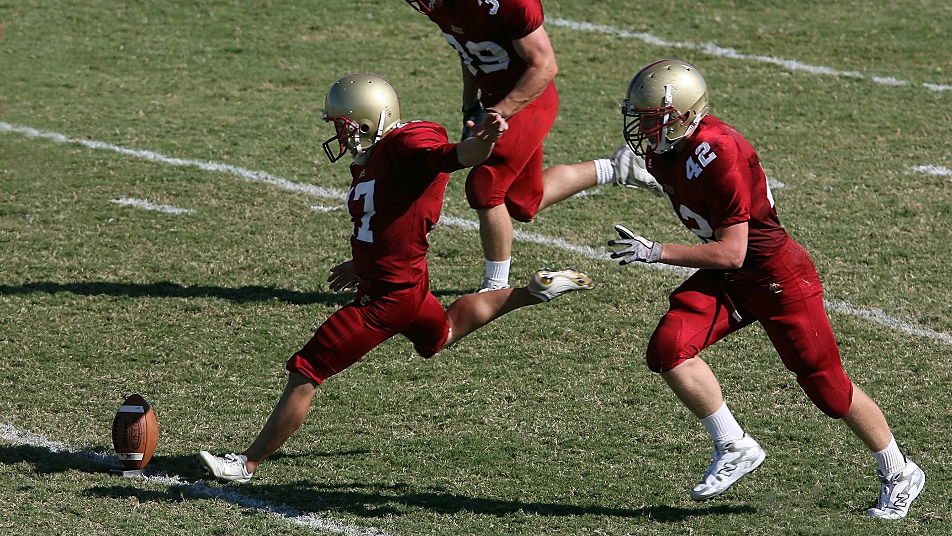 开云APP-曼城强势击退对手，豪取联赛四连胜，曼城经典比赛